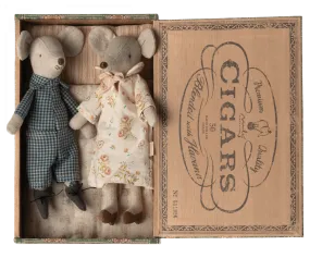 Grandma & Grandpa Mice in Cigarbox