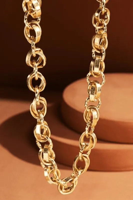 Interlocked Chain Link Necklace